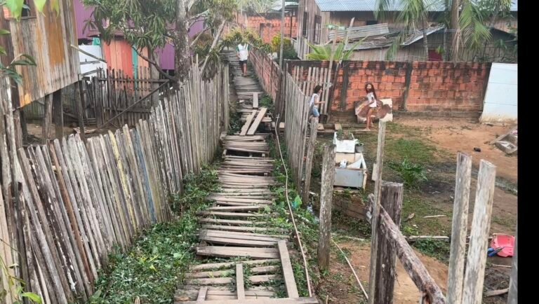 Moradores do Remanso denunciam risco constante em trapiche deteriorado e cobram solução urgente em Cruzeiro do Sul