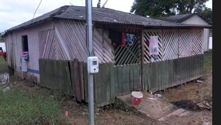 Diocese de Cruzeiro do Sul lança campanha para construir casa de mãe solo com quatro filhos