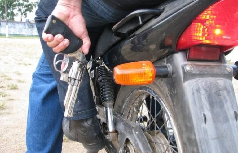 Suspeito é preso com motocicleta roubada e confessa envolvimento em assaltos em Cruzeiro do Sul