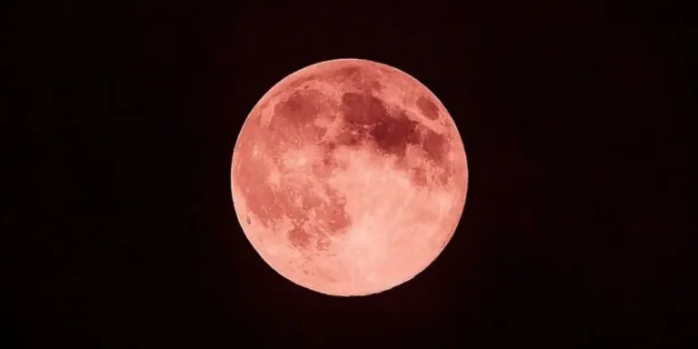 Lua de Morango poderá ser observada nesta segunda-feira; fenômeno será visível em todo o Brasil