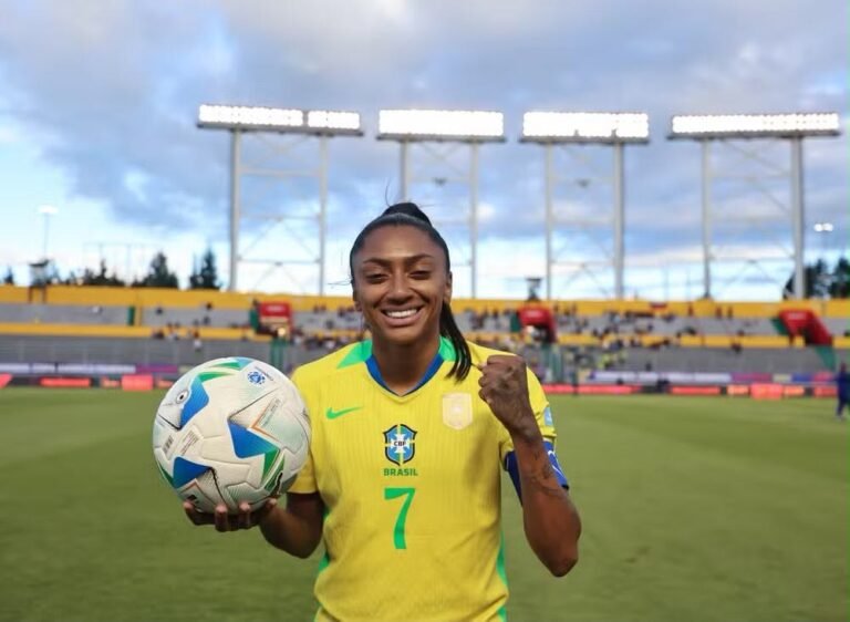 Barcelona contrata Kerolin em negócio recorde para o futebol feminino