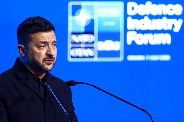 Zelensky cobra reforço urgente na defesa aérea da Ucrânia durante cúpula da Otan