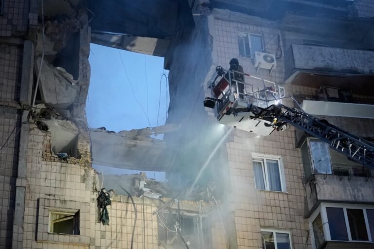 Ucrânia falha em interceptar mísseis russos e ataque deixa mortos em Kiev