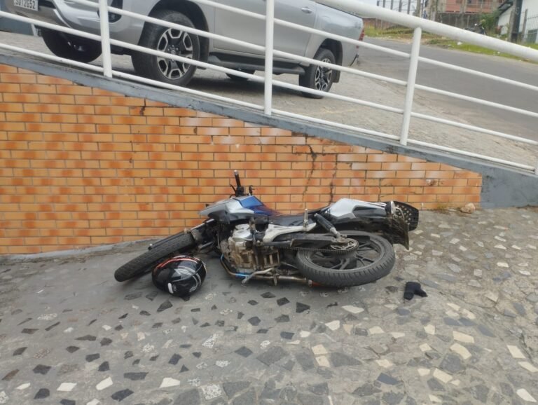 Foi dar grau, fugiu da polícia, bateu em muro e acabou preso em Cruzeiro do Sul