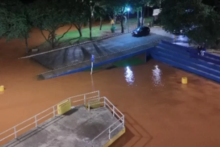 Temporais causam alagamentos, deslizamentos e deixam desalojados em municípios do Rio Grande do Sul