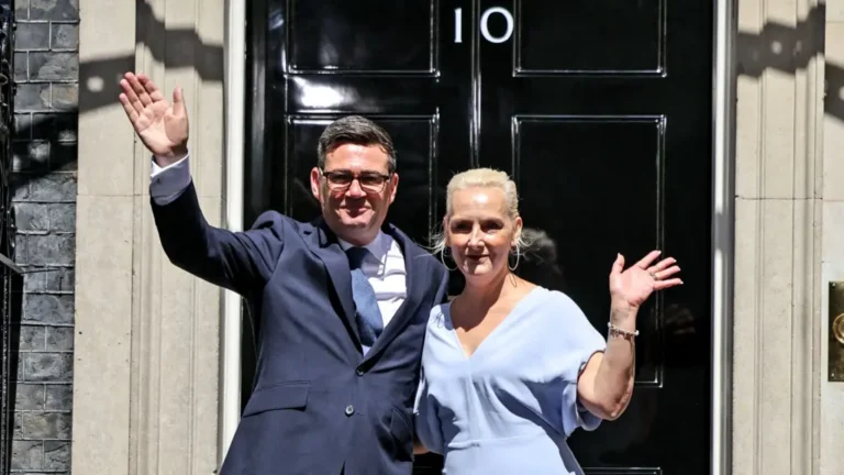 Andy Burnham inicia formação do novo governo britânico após assumir cargo de primeiro-ministro
