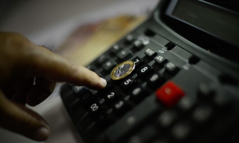 Prévia da inflação oficial desacelera para 0,06% em julho, aponta IBGE