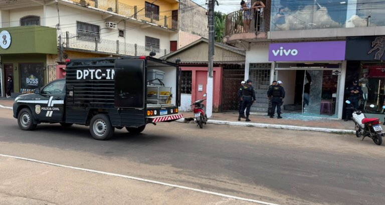 Tentativa de assalto termina com dois mortos em loja de telefonia no Centro de Cruzeiro do Sul