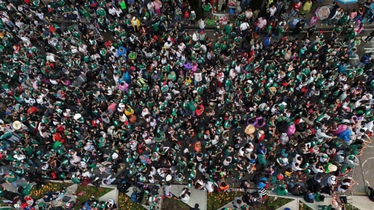 Festa por classificação do México na Copa termina com 2 mortos na Cidade do México