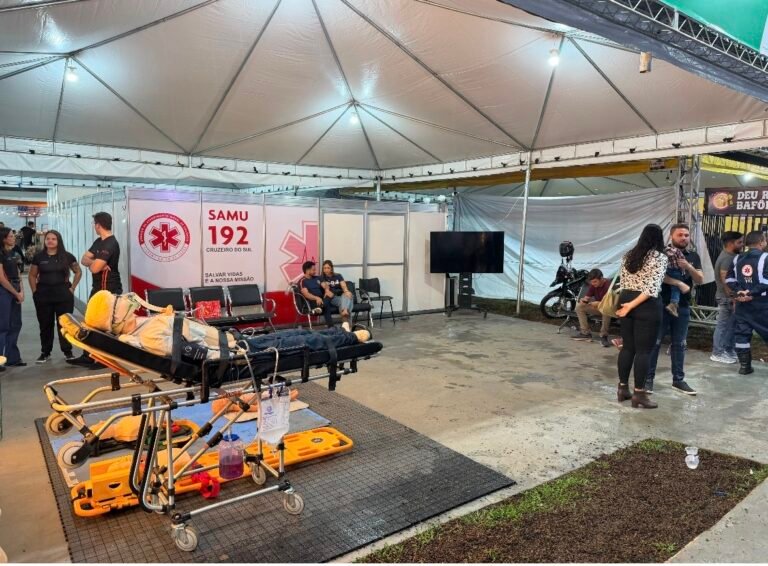 “Conhecimento mínimo pode salvar vidas”, destaca Samu durante ação educativa na feira em Cruzeiro do Sul
