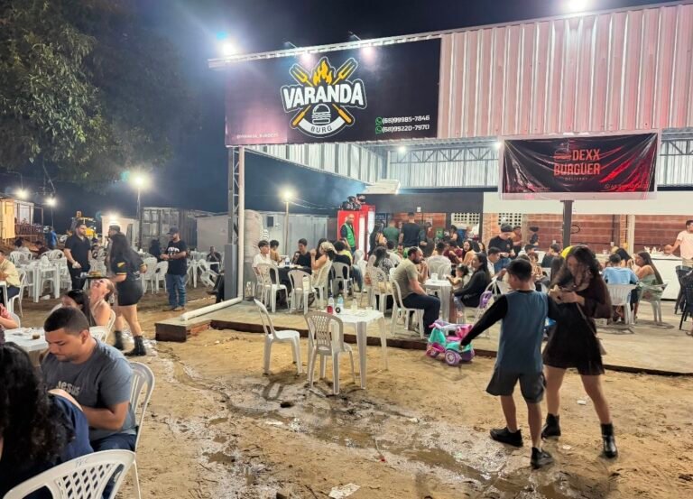 “A gente fica até 4h da madrugada”, diz empresário sobre sucesso do Varanda Burg na feira em Cruzeiro do Sul