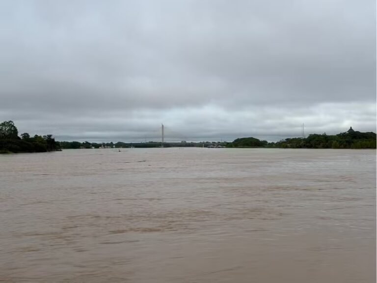 Chuvas fortes colocam municípios do Acre em alerta nesta quinta, aponta Inmet