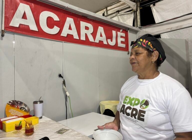 Acarajé faz sucesso e chama atenção na praça de alimentação da ExpoAcre Juruá