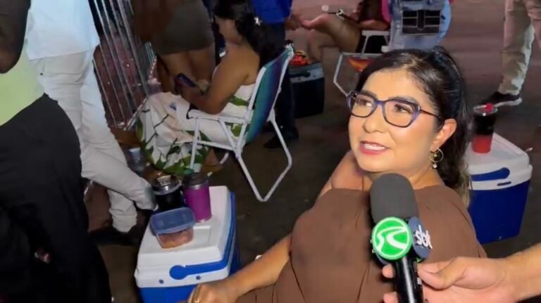 Público chega cedo e garante lugar para assistir ao show de Leonardo na ExpoAcre Juruá