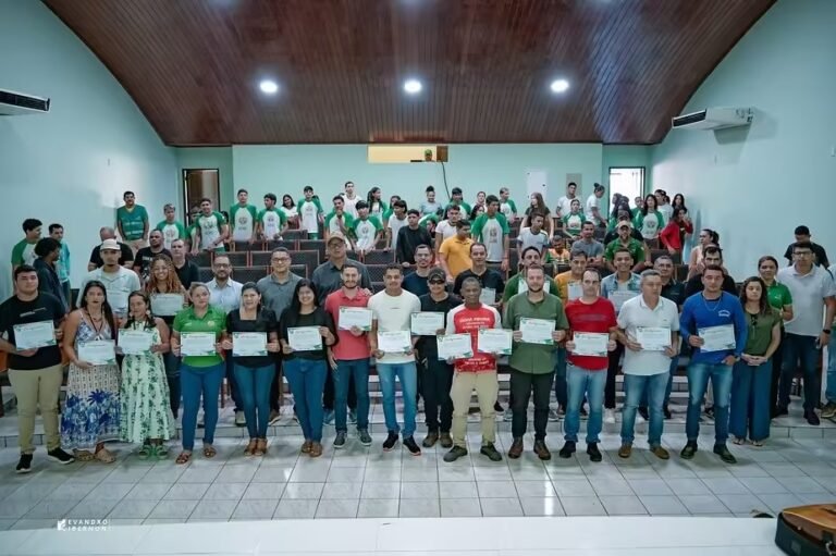 Fazedores de cultura de Mâncio Lima recebem certificação por projetos contemplados na Lei Aldir Blanc