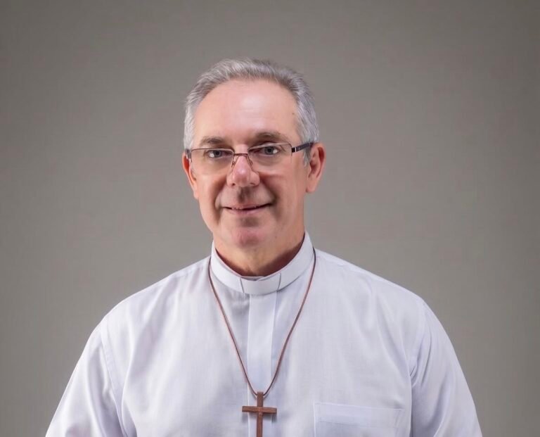 Quem é Dom Antônio Fontinele, bispo que assume a transição da Diocese de Rio Branco