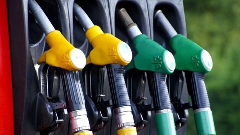 Novo tarifaço dos EUA atinge produtos estratégicos do Brasil e preocupa exportadores