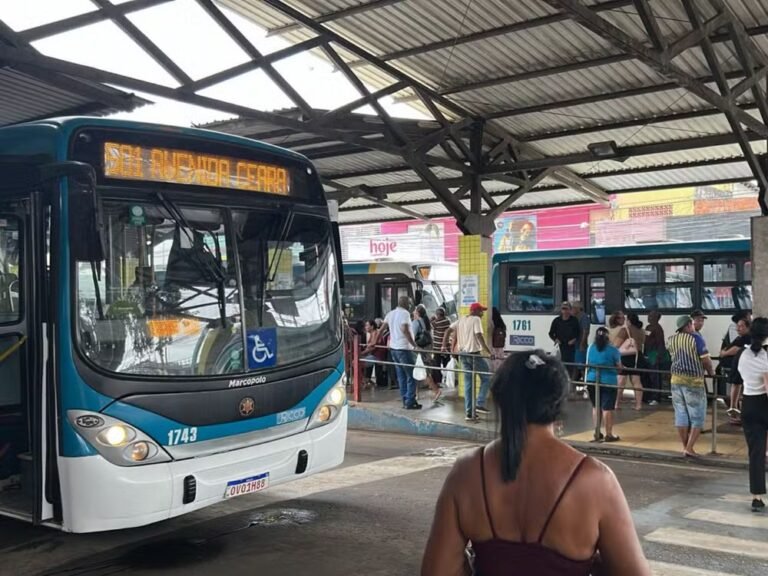 Após apreensão de ônibus, Justiça libera retorno de 50 veículos e transporte coletivo de Rio Branco começa a normalizar