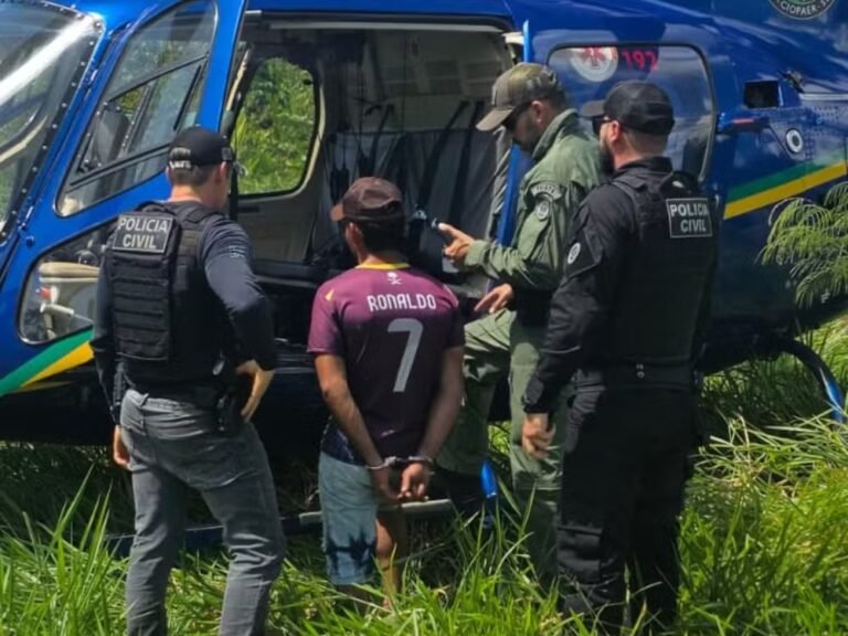 Foragido condenado a 57 anos por estuprar filha e enteada é preso em área isolada em Feijó
