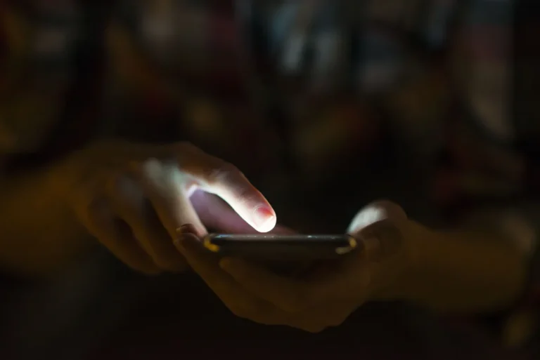 Brasil está entre os dez países que mais perdem dinheiro com golpes digitais, aponta estudo