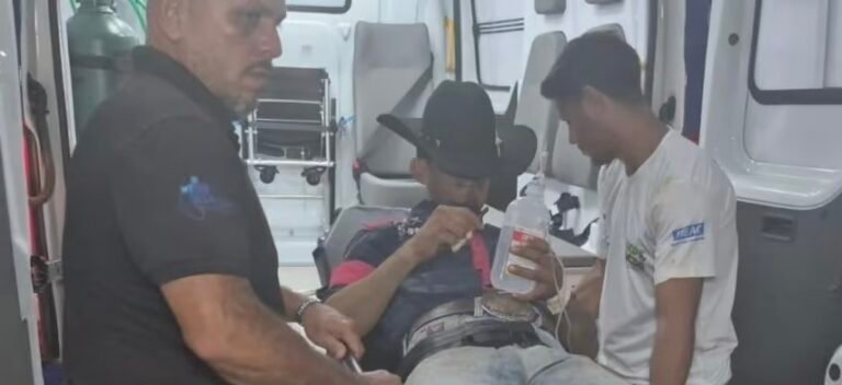 Peão sofre suspeita de fratura após ser atingido por porteira durante seletiva da Expo Bujari