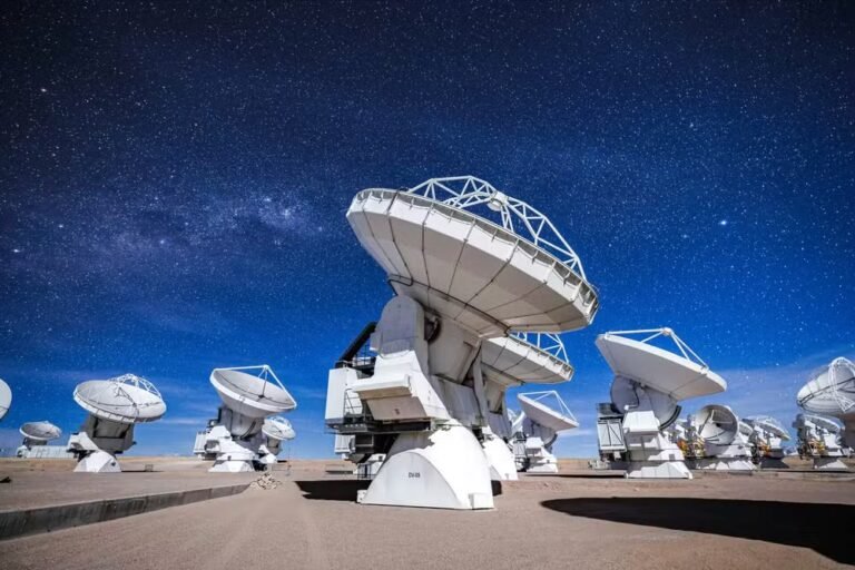 Estudo aponta que sinais de vida alienígena podem estar escondidos em faixa de rádio pouco explorada