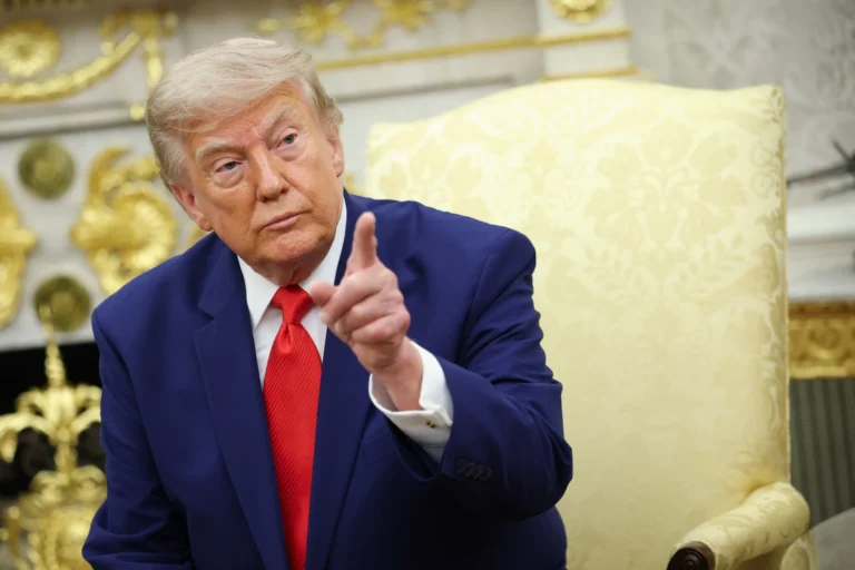 Trump diz que conversa com Irã avança, mas mantém ameaça de ação militar