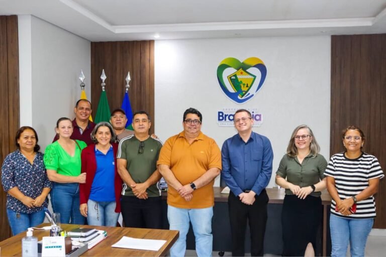Prefeito de Brasiléia se reúne com sindicatos para discutir demandas dos servidores municipais