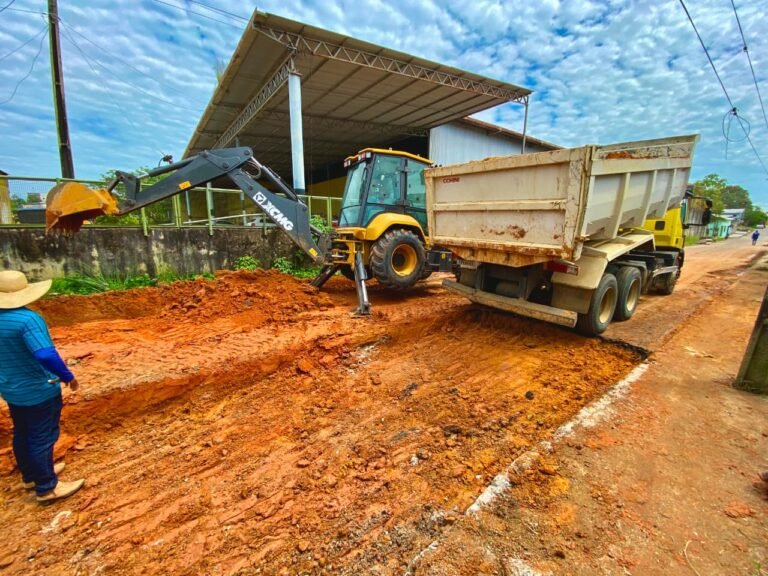 Prefeitura mantém força-tarefa de obras e amplia serviços em bairros e ramais de Cruzeiro do Sul