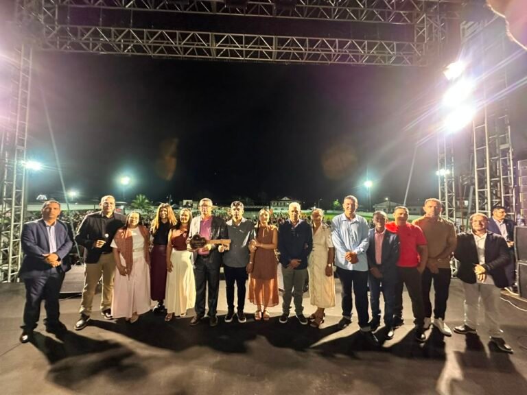 A Prefeitura de Rodrigues Alves realizou, na noite desta quarta-feira, dia 29, a abertura oficial do 10º Festival da Banana, um dos maiores eventos culturais do município.