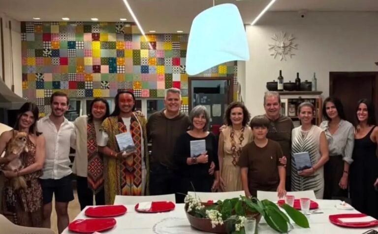 Glória Pires participa de jantar na casa de Tião Viana durante visita ao Acre