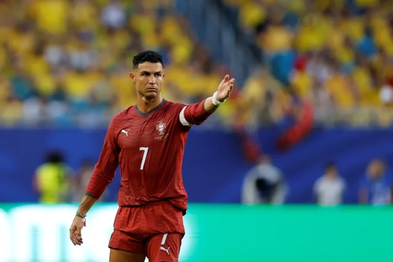 Federação Portuguesa esclarece que escudo da seleção não será alterado