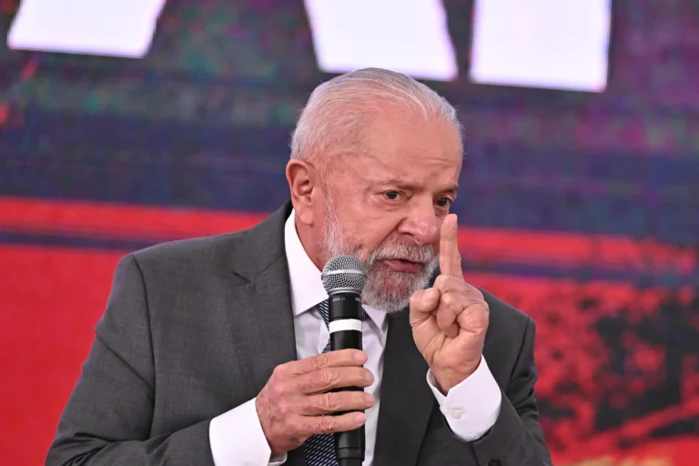 Lula desafia apoio de Marco Rubio a Flávio Bolsonaro e diz que vencerá eleição de 2026