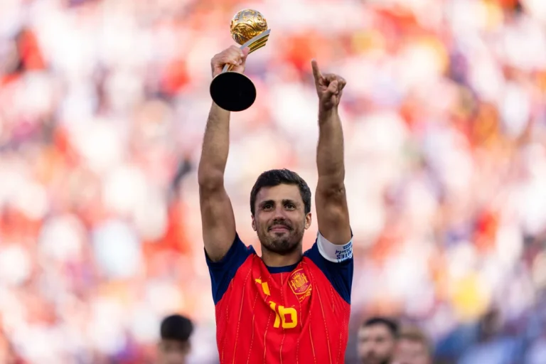 Real Madrid abre negociações com Manchester City para contratar Rodri