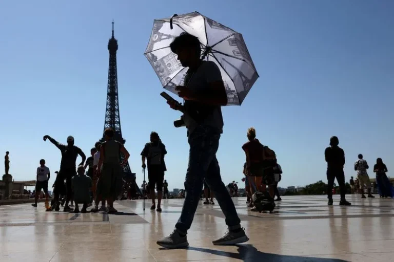 Funerárias da França enfrentam pressão com aumento de mortes durante onda de calor