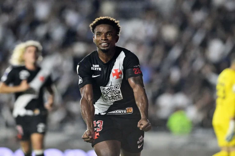 Vasco encara Independiente Medellín em busca de vaga nas oitavas da Sul-Americana