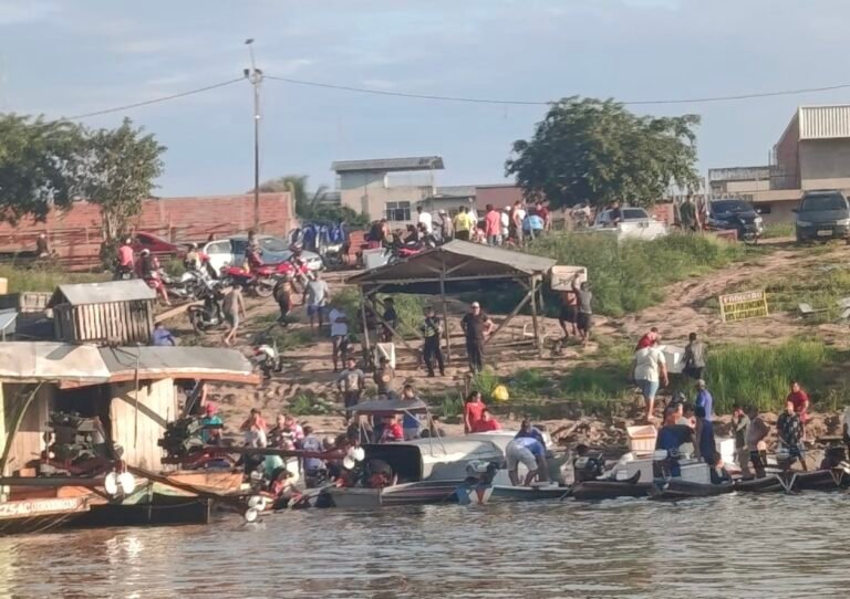 Piracema do mandim atrai moradores ao Porto do Wagner e chama atenção para fartura de peixes no Rio Juruá