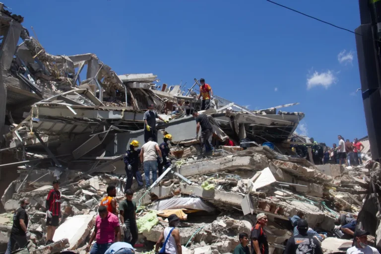 Colômbia chega ao quinto dia de buscas após terremoto que deixou 281 mortos
