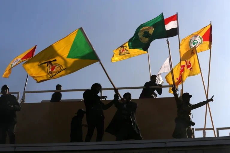 EUA reduzem equipes em embaixadas no Oriente Médio diante da continuidade da guerra com o Irã