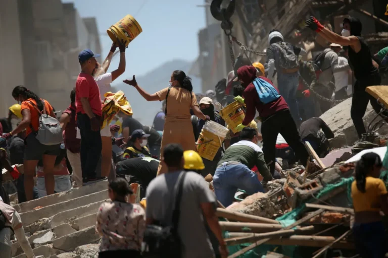 Colômbia entra no terceiro dia de buscas após terremoto de magnitude 7,4