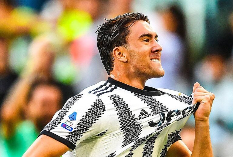 Besiktas faz proposta por Dusan Vlahović após saída da Juventus