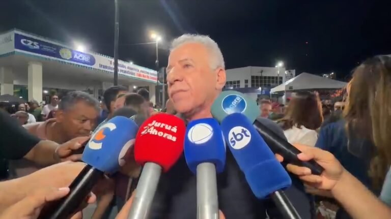 Vagner Sales participa de procissão em Cruzeiro do Sul e destaca apoio a candidatura de Mailza Assis