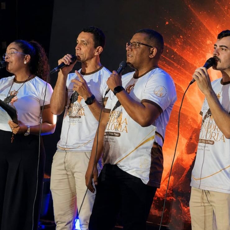 Noite de Bênçãos e Graças reúne fiéis na 2ª noite do Festival da Farinha com Eliana Amorim e Banda Catholicus