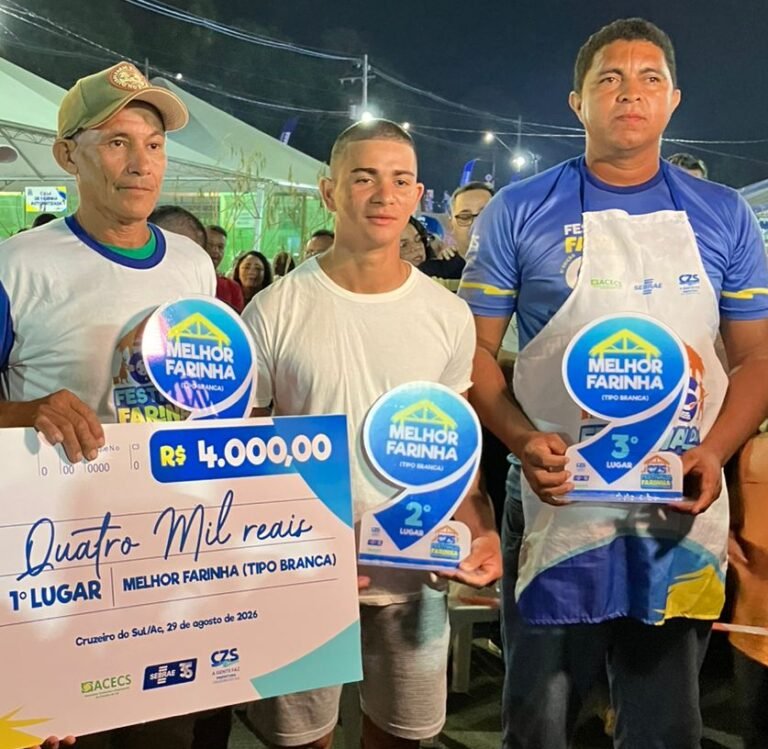 Agricultor do Ramal do João Cambão vence concurso de Melhor Farinha Branca no Festival da Farinha