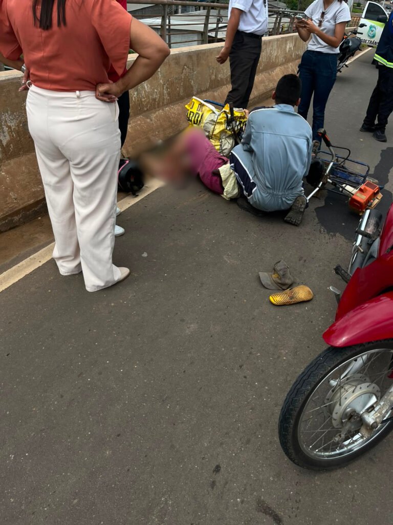 Ciclista fica gravemente ferido após acidente na Ponte da União, em Cruzeiro do Sul