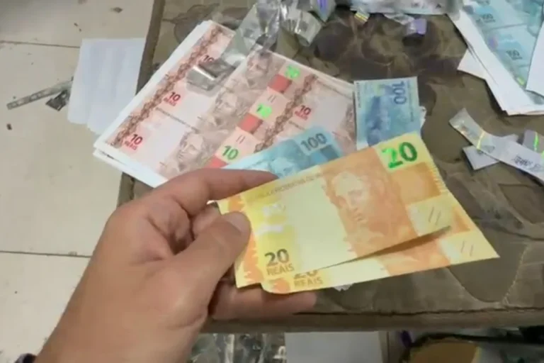 Polícia fecha gráfica clandestina de dinheiro falso ligada ao Comando Vermelho no Rio