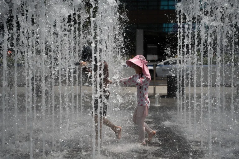Onda de calor deixa 16 mortos e coloca toda Seul em alerta na Coreia do Sul