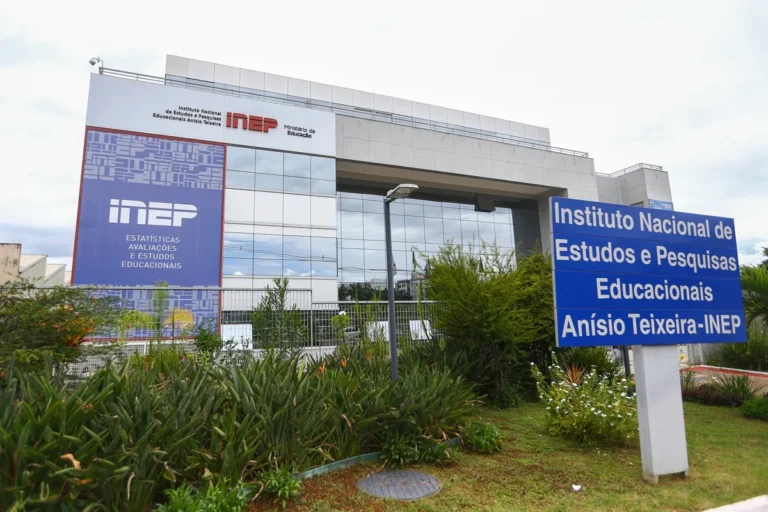 Inep republica edital do Enamed 2026 após mudanças nas regras do exame