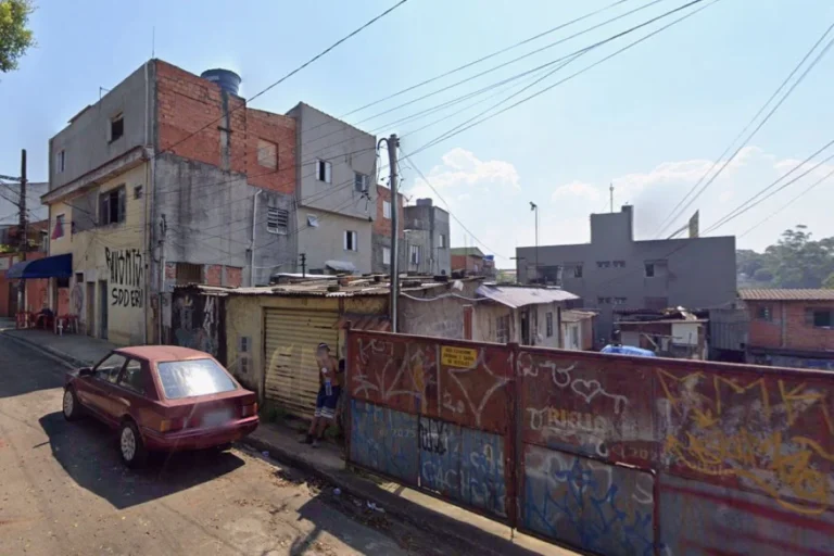 Quatro pessoas são resgatadas dos escombros após desabamento em São Bernardo do Campo