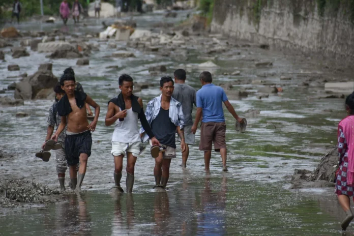 mar-de-lama-no-nepal-mata-160-e-deixa-mais-de-800-desaparecidos-metropoles-2-scaled